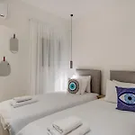 Lilak Finikas (Syros)