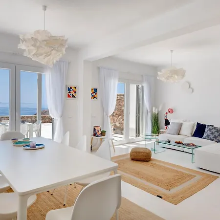 Lilak Willa Finikas (Syros)